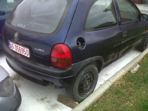 Dezmembrez Opel Corsa B , an 1998