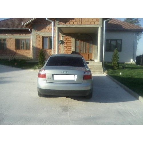 Dezmembrez Audi A4,albastru deschis,2002