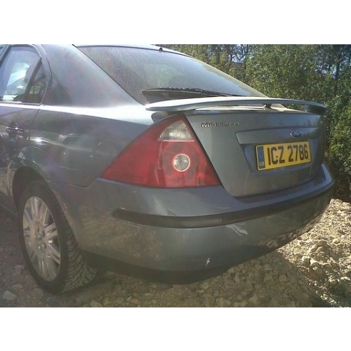 Dezmembrez Ford Mondeo, albastru, 2001