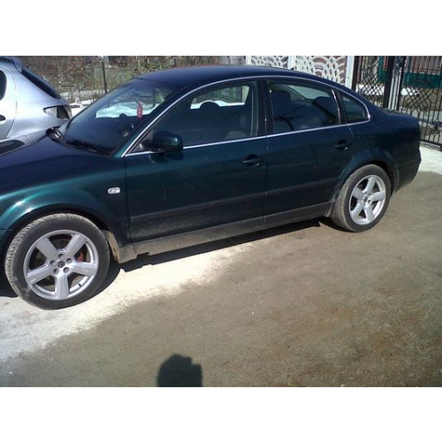 Volkswagen Passat, verde, an 2001