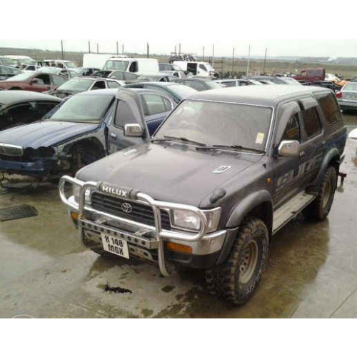 Dezmembrez Toyota Hilux din 2000