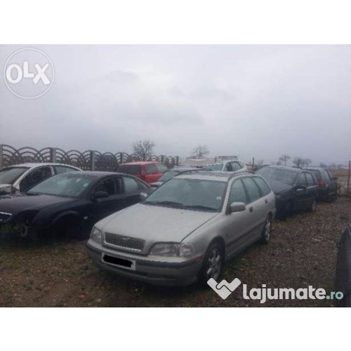 Dezmembrez Volvo V40 din 1999