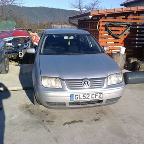 Dezmembrez Volkswagen Bora, 2002, gri