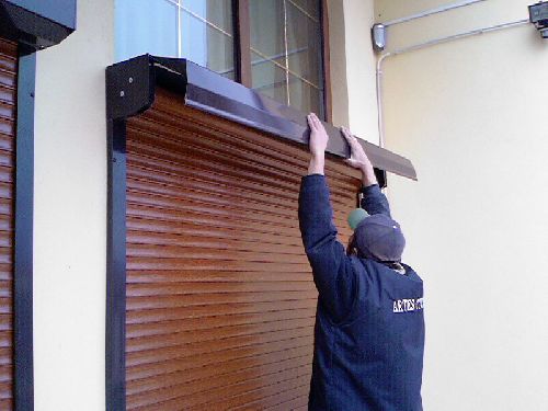 Rulouri aluminiu cu plasa insecte inclusa