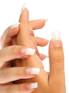 ''French Manicure'' - Unghii false dar moderne!