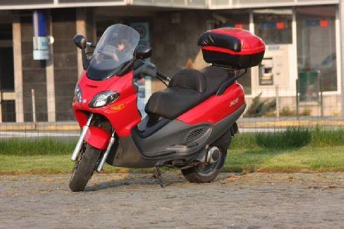 Piaggio X9 maxiscuter